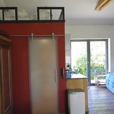 Daire Alter Bahnhof Buschhof - Ferienwohnung Studio Schwarz (Mecklenburgische Seenplatte)