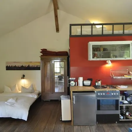 Romantisches Am Waldesrand Mit Gartensauna Schwarz (Mecklenburgische Seenplatte)