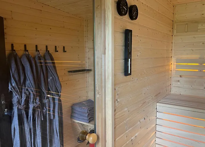 아파트 Romantisches Am Waldesrand Mit Gartensauna Schwarz (Mecklenburgische Seenplatte)