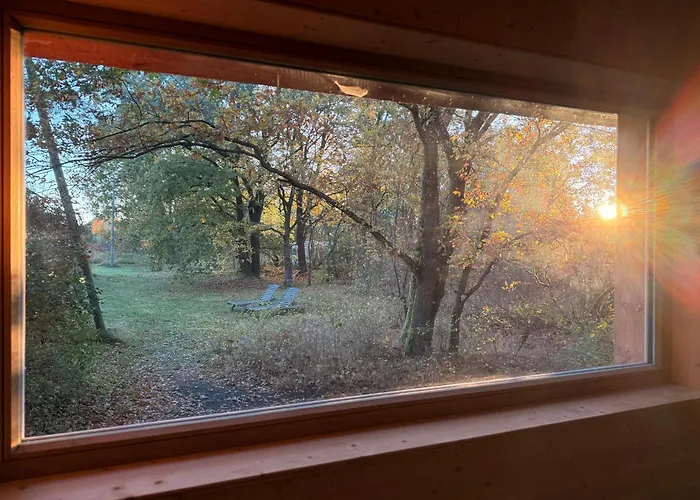 아파트 Romantisches Am Waldesrand Mit Gartensauna